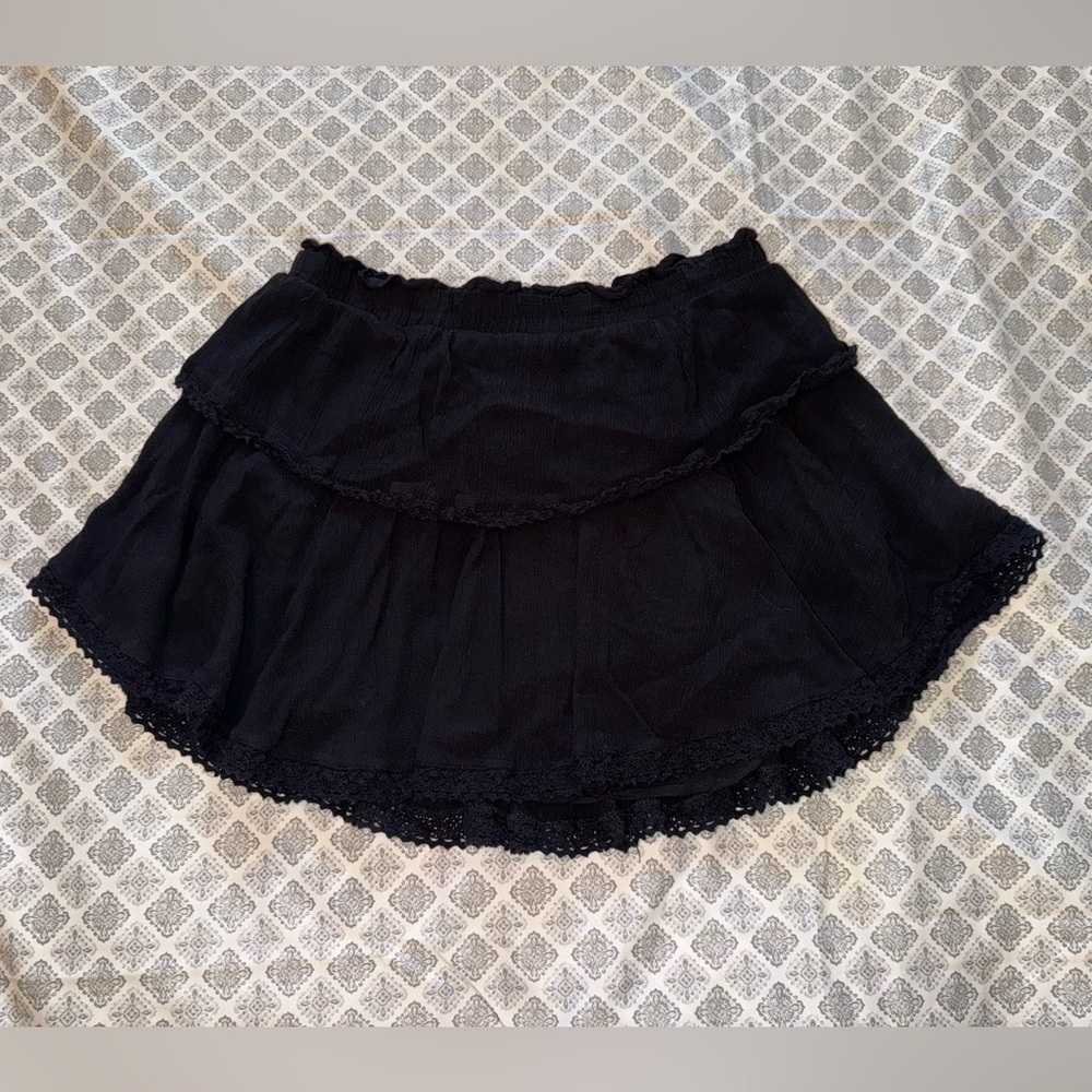Aeropostale Black Tiered Lace-Trimmed Mini Skirt Size Medium